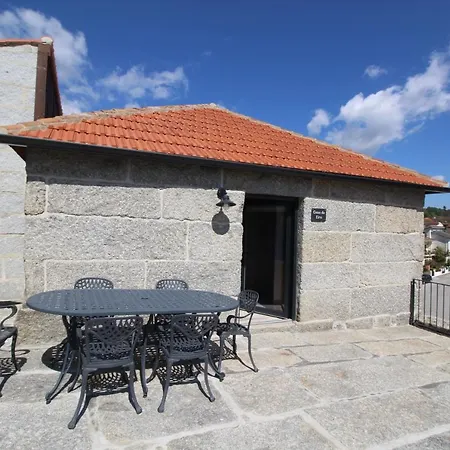 Casas Do Campo Da Moita