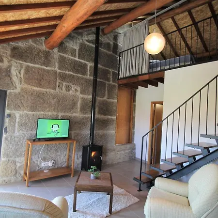 Casas Do Campo Da Moita * Baião