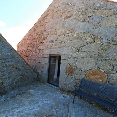 Casas Do Campo Da Moita 拜昂