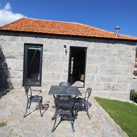 Casas Do Campo Da Moita