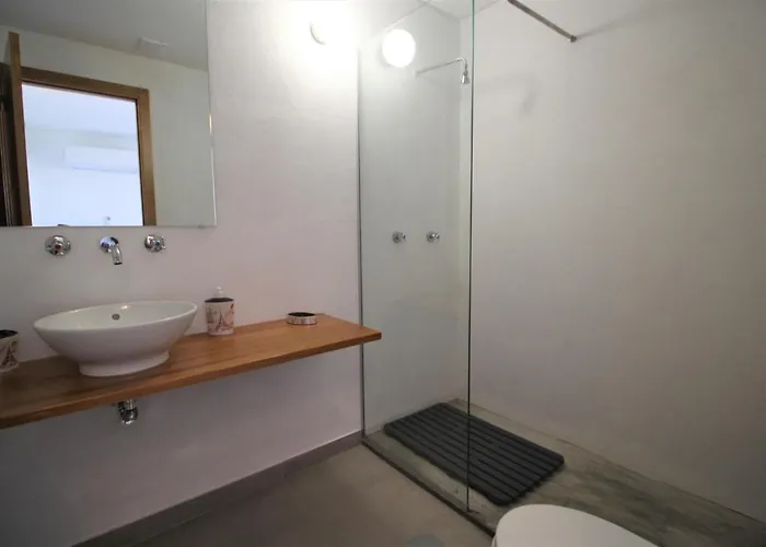 Casas Do Campo Da Moita * Baião